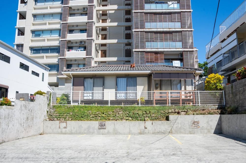 3DK house in Naha, Okinawa - Photo 1