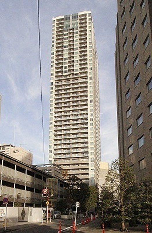 3LDK apartment in Minato Ward, Tokyo - Photo 1