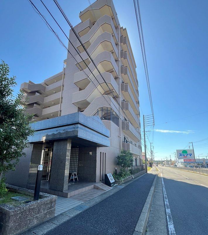 4LDK apartment in Owariasahi, Aichi - Photo 1