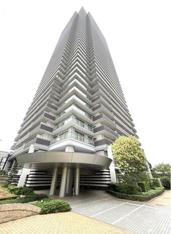 2LDK+S apartment in Koto Ward