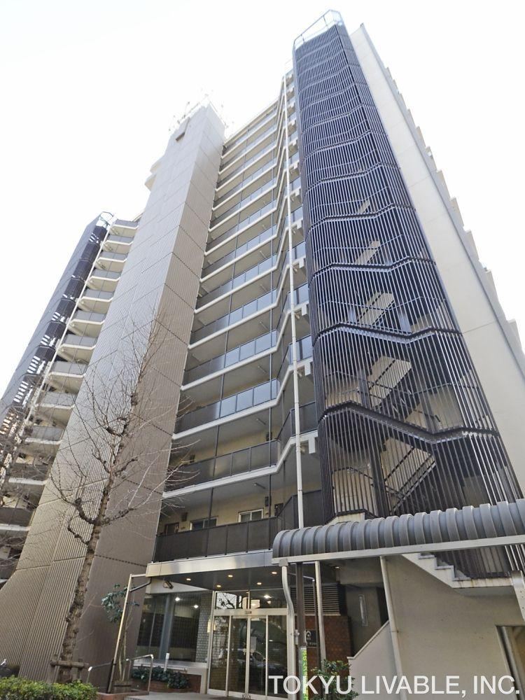 2LDK apartment in Itabashi Ward, Tokyo - Photo 1