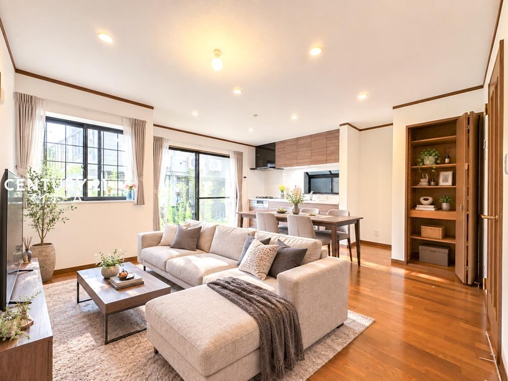 4LDK house in Fujisawa, Kanagawa - Photo 1