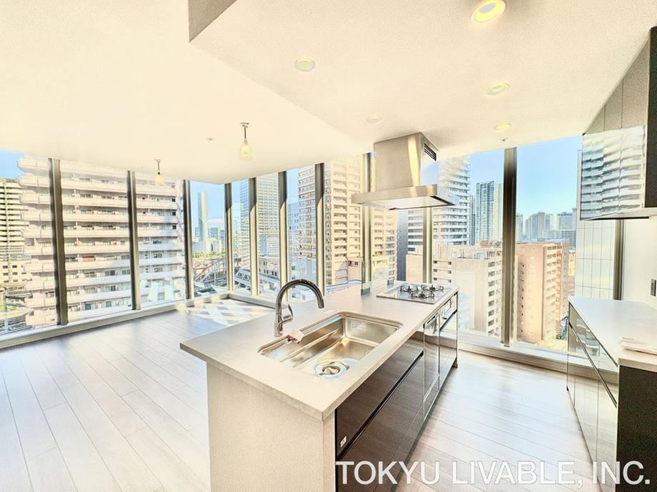 2LDK apartment in Minato Ward, Tokyo - Photo 1