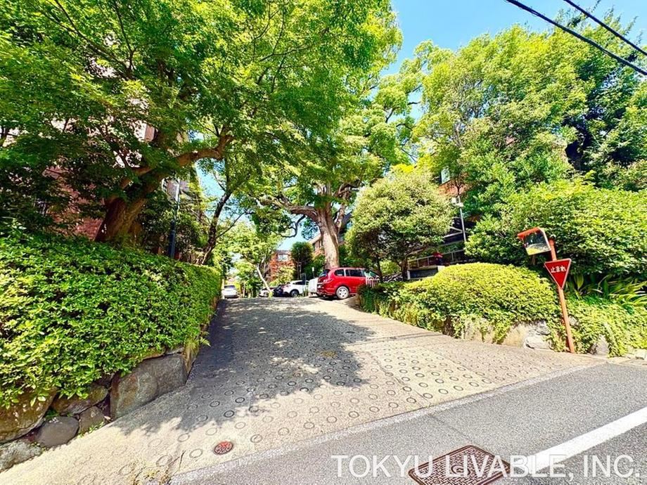 2LDK apartment in Setagaya Ward, Tokyo - Photo 1