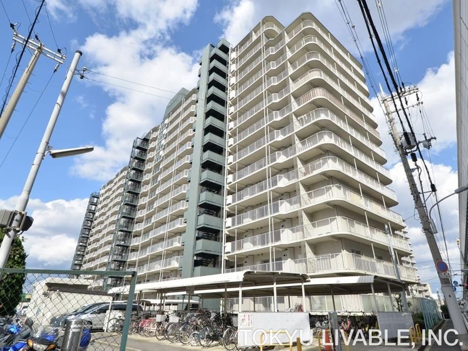 3LDK apartment in Moriguchi, Osaka - Photo 1