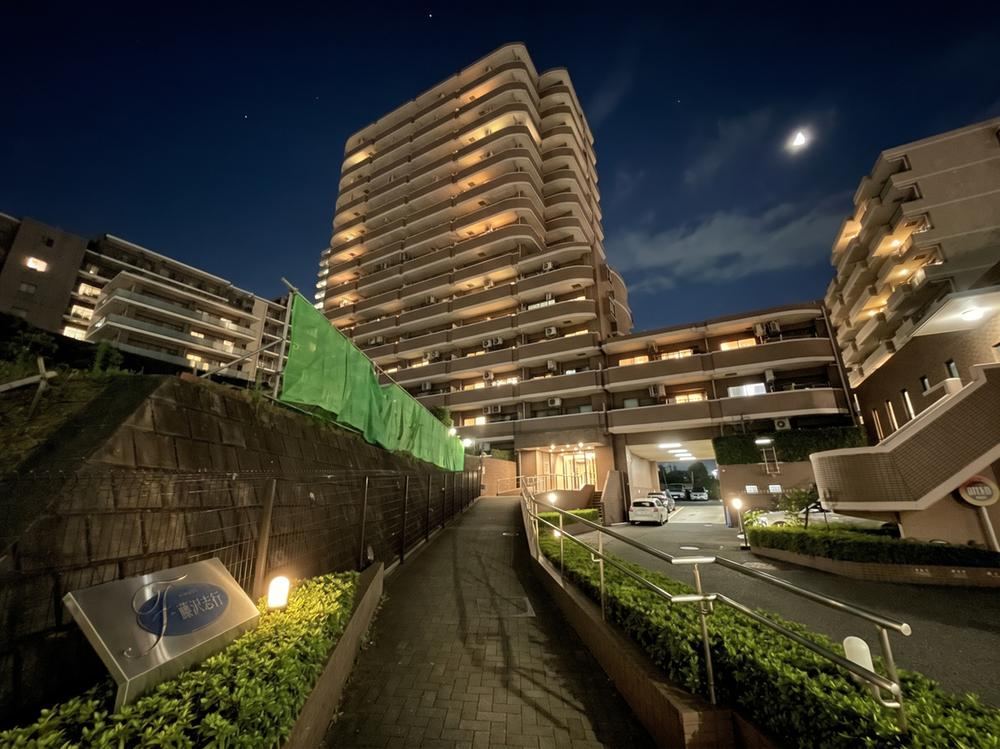 3LDK apartment in Fujisawa, Kanagawa - Photo 1