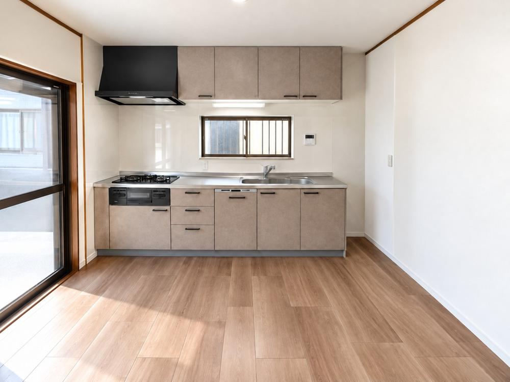 4LDK house in Ibaraki, Osaka - Photo 1