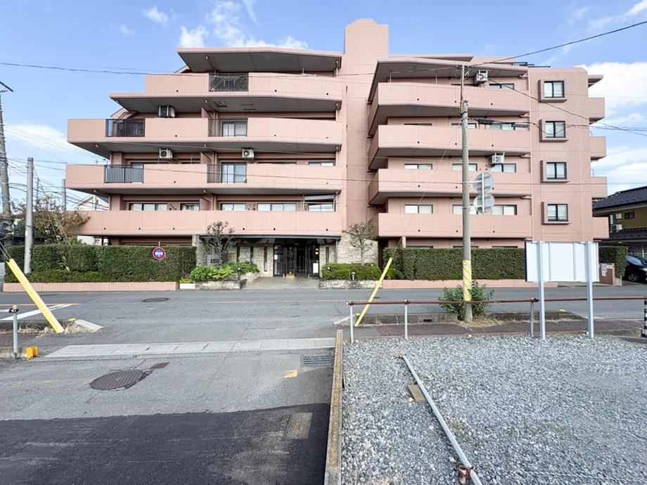 3LDK apartment in Kita Ward, Saitama - Photo 1