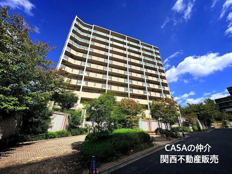 3LDK apartment in Suita, Osaka - Photo 1