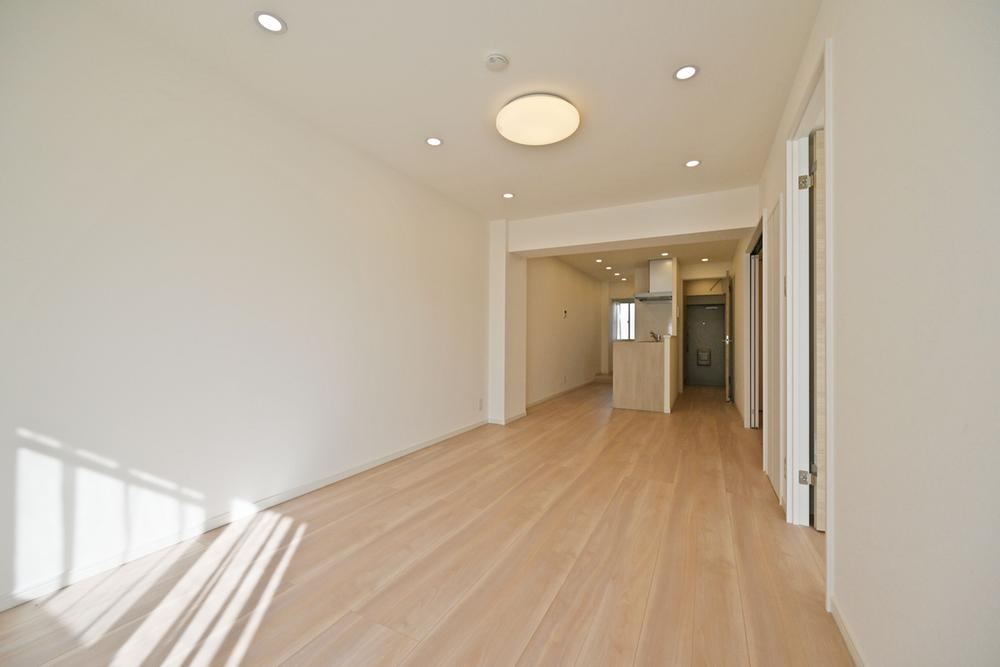 2LDK apartment in Joto Ward, Osaka - Photo 1