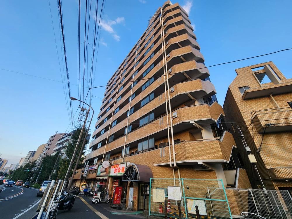 2LDK apartment in Shinagawa Ward, Tokyo - Photo 1