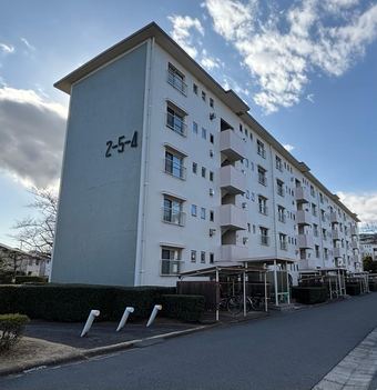 2LDK apartment in Mihama Ward
