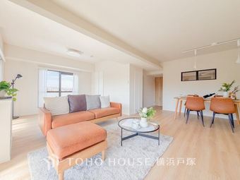 2LDK+S apartment in Naka Ward, Yokohama