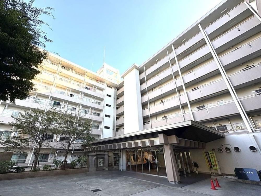 2LDK apartment in Tsurumi Ward, Yokohama, Kanagawa - Photo 1