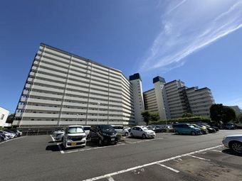 4LDK apartment in Katsushika Ward
