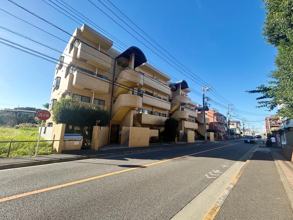 3LDK apartment in Kodaira, Tokyo - Photo 1