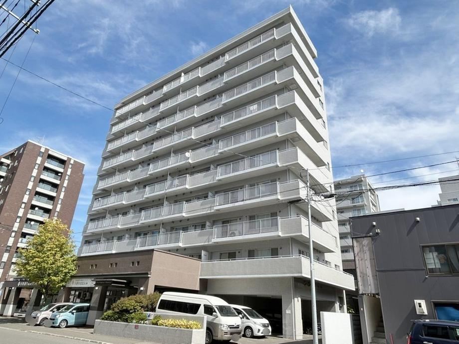 3LDK apartment in Chuo Ward, Sapporo, Hokkaido - Photo 1