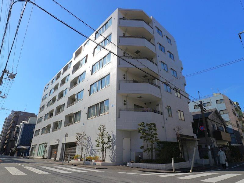 3LDK apartment in Shinagawa Ward, Tokyo - Photo 1