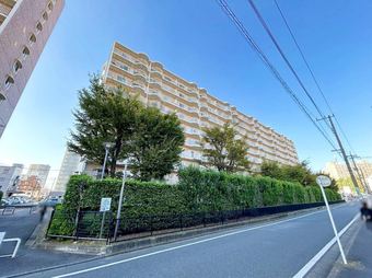 2LDK+S apartment in Minami Ward