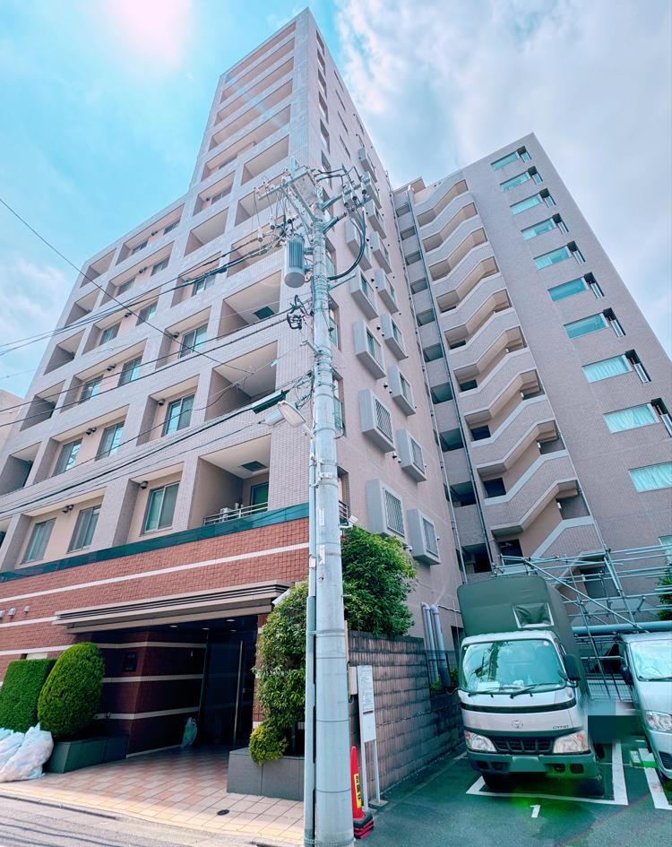2LDK apartment in Shinagawa Ward, Tokyo - Photo 1