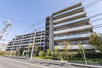 4LDK apartment in Kohoku Ward, Yokohama