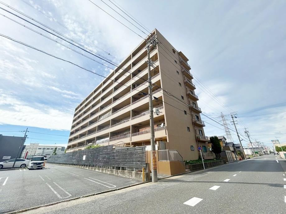 4LDK apartment in Minato Ward, Nagoya, Aichi - Photo 1