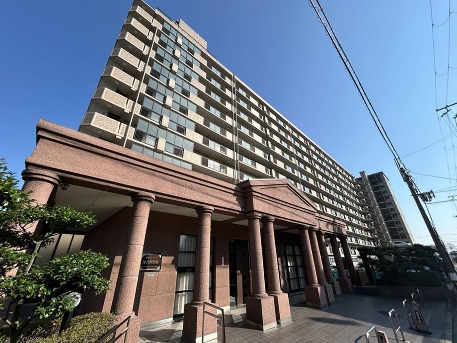3LDK apartment in Nishi Ward, Sakai, Osaka - Photo 1