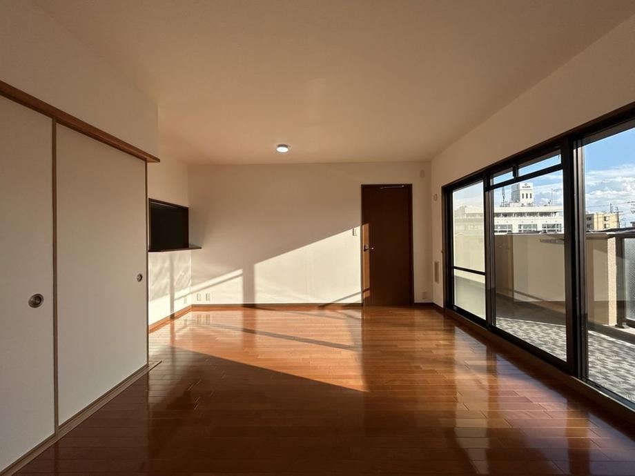 3LDK apartment in Takaishi, Osaka - Photo 1