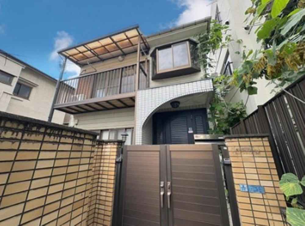 4LDK house in Kita Ward, Tokyo - Photo 1