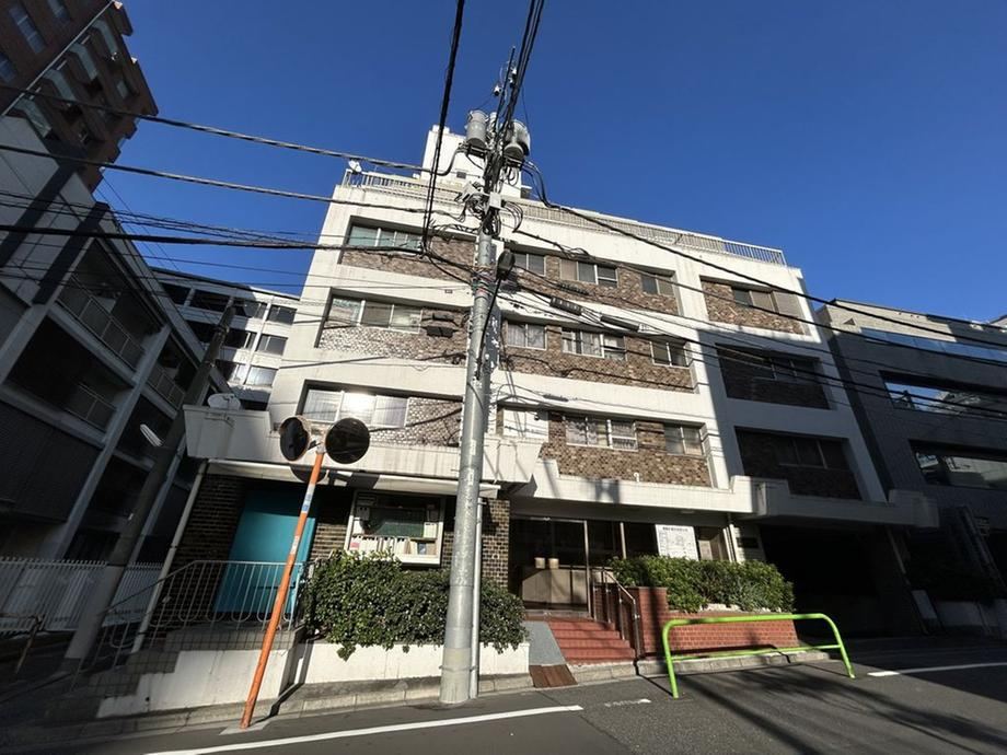 1K apartment in Minato Ward, Tokyo - Photo 1