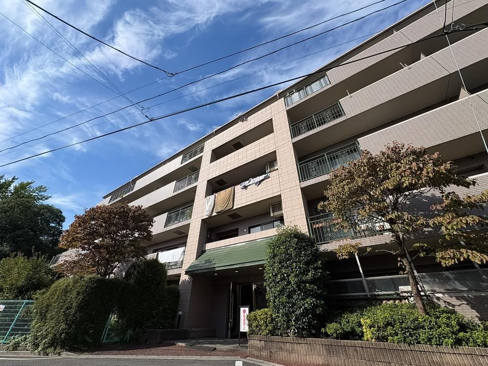 3LDK apartment in Chofu, Tokyo - Photo 1