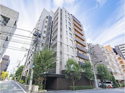 3LDK apartment in Shinjuku Ward, Tokyo - Photo 1