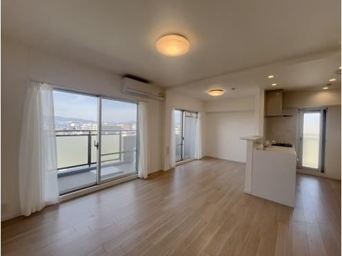 3LDK apartment in Toyonaka, Osaka - Photo 1