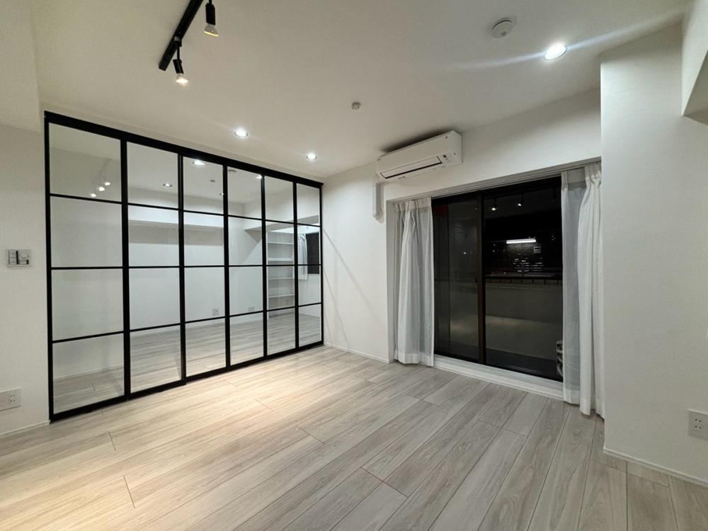 2LDK apartment in Bunkyo Ward, Tokyo - Photo 1