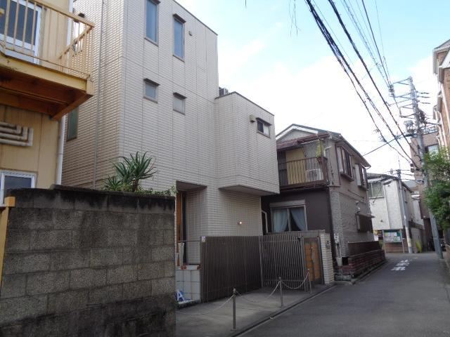 3LDK house in Kita Ward, Tokyo - Photo 1