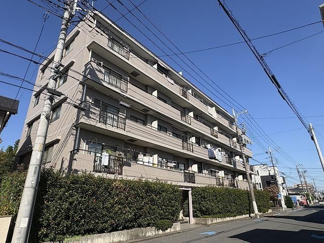 3LDK apartment in Minami Ward, Saitama - Photo 1