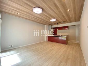 5LDK+S apartment in Naka Ward, Yokohama