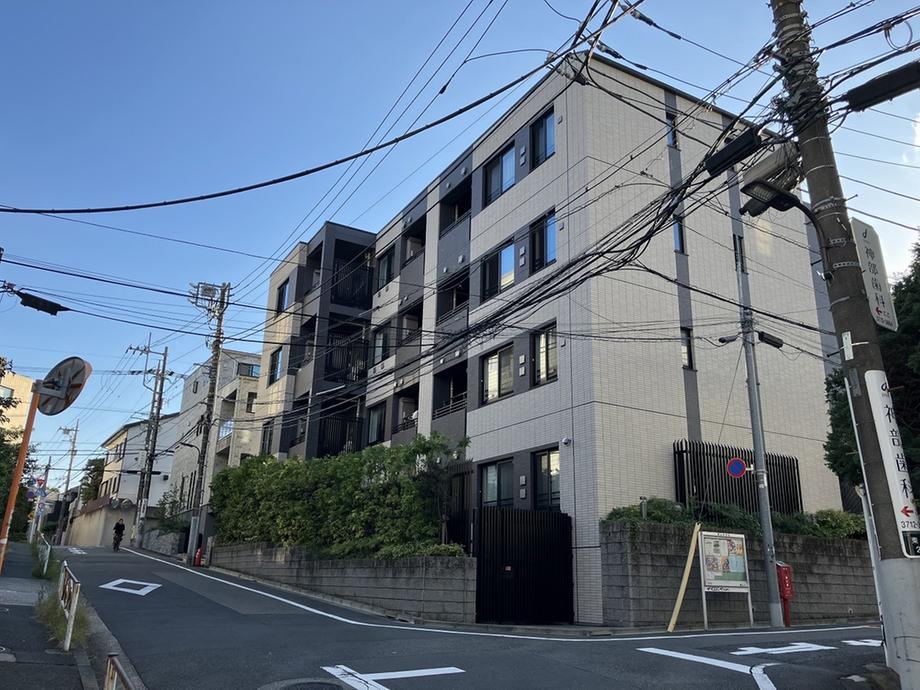 1LDK apartment in Meguro Ward, Tokyo - Photo 1