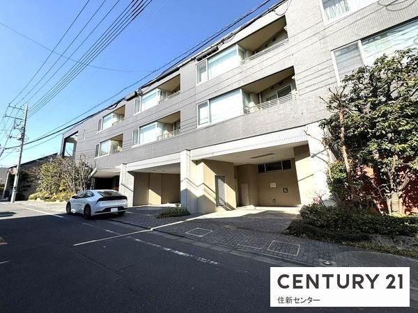 2LDK apartment in Meguro Ward, Tokyo - Photo 1