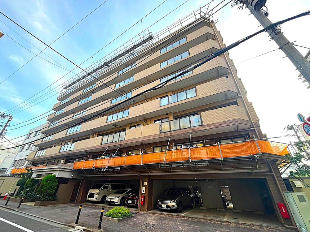 3LDK apartment in Shinagawa Ward, Tokyo - Photo 1