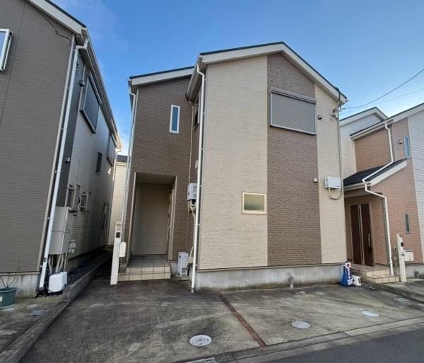 4LDK house in Samukawa, Koza District, Kanagawa - Photo 1
