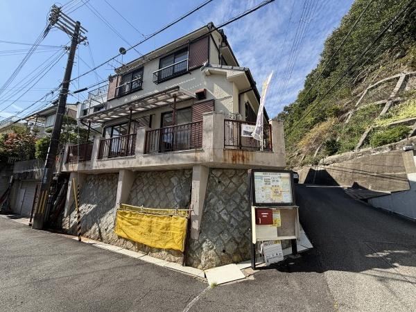4LDK house in Suma Ward, Kobe, Hyogo - Photo 1