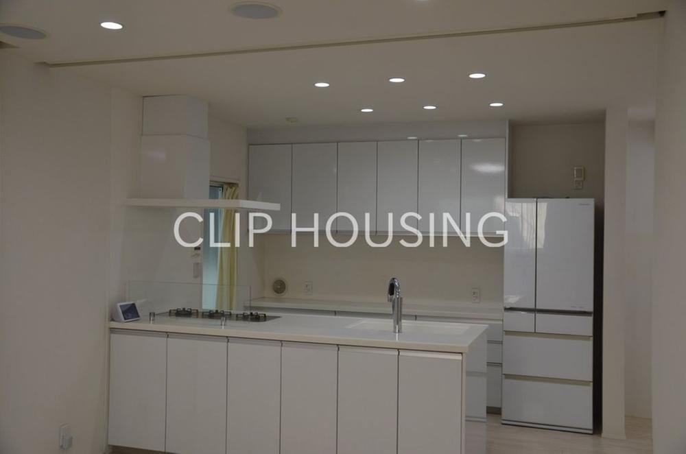 6LDK house in Hiratsuka, Kanagawa - Photo 1