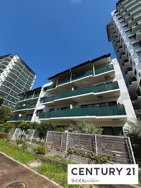 4LDK apartment in Izumi, Osaka - Photo 1
