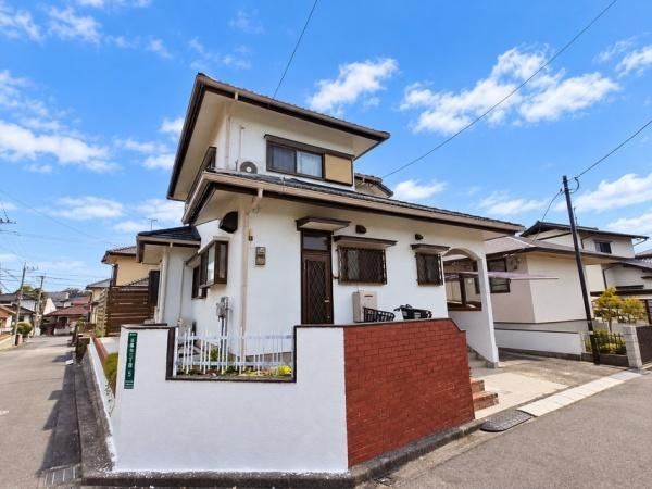 4LDK house in Fukutsu, Fukuoka - Photo 1