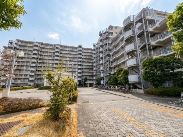 3LDK apartment in Soka, Saitama - Photo 1