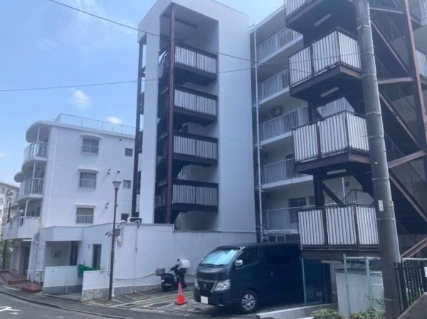 3LDK apartment in Yokosuka, Kanagawa - Photo 1