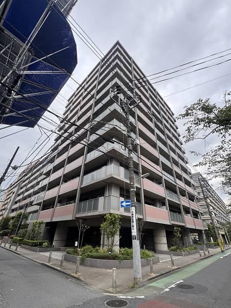 2LDK apartment in Shinagawa Ward, Tokyo - Photo 1