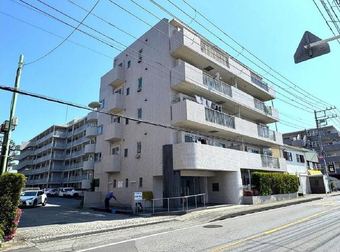 3LDK+S apartment in Hanamigawa Ward