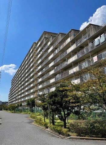 2LDK apartment in Chuo Ward, Chiba - Photo 1